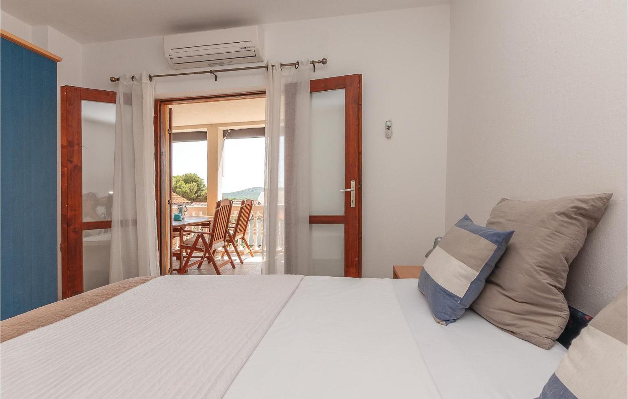 2 Bedroom Stunning Apartment In Pirovac Exterior photo