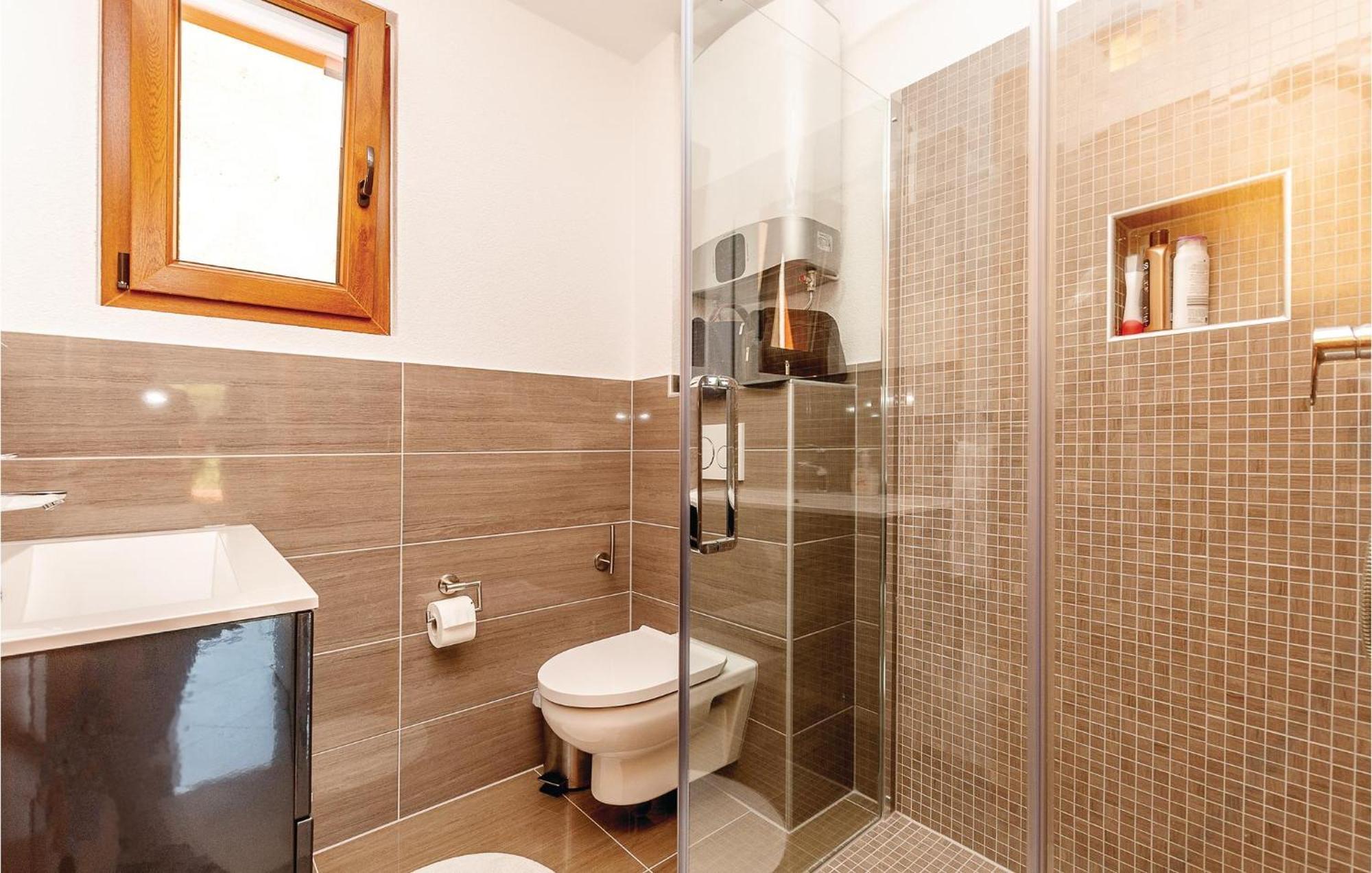 2 Bedroom Stunning Apartment In Pirovac Exterior photo